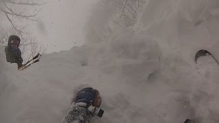 preview picture of video 'バックカントリーの危険：割れた沢に滑落　The fall in crevasse in the backcountry skiing.'