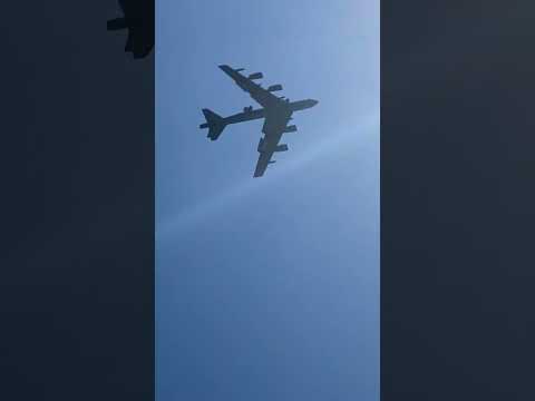 B-52 Flies under the Sun #mustin07 #aviation #buff  #airfare #b52s #shorts #planespotting
