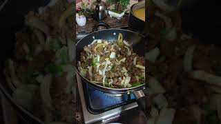 מתכון למרק אתיופי עם שיבולת שועל ובשר בקר מוקפץ