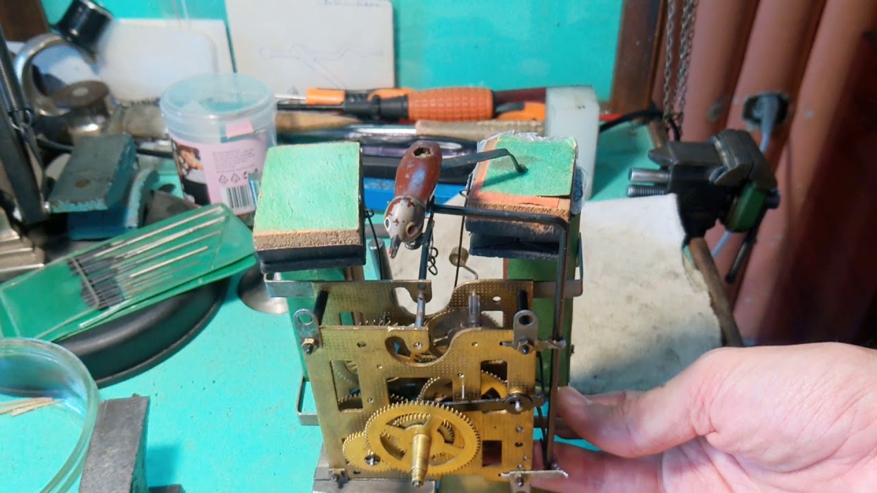 This is how cuckoo clock works.