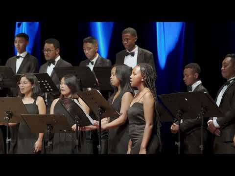 SALAKAO - Jean Gabin (VAOVY) / Choeur MIANGALY (Madagascar) Direction: Antsanirina RAKOTOARIMINO