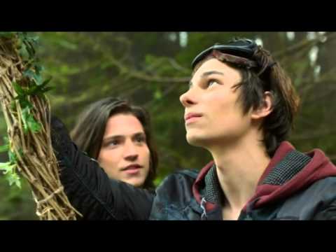 The 100 1x01: We Come Running - Youngblood Hawkes