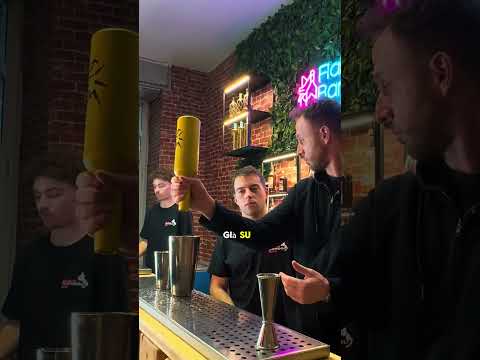 Così versano solo i migliori ✈️ #barman #bartender #flairbartending #cocktail