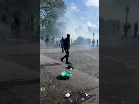 Fortes tensions à Paris lors de la manifestation du 1er mai 2023