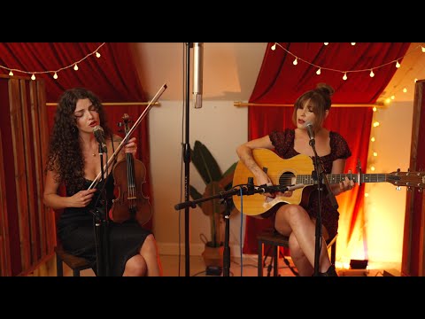 Knockin’ on Heaven’s Door (Acoustic Cover by Emmaline & Ella Jet)