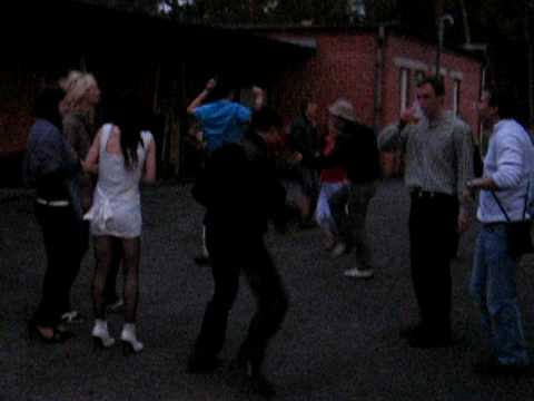 Vot tak nado tancevatj..:D RESPECT SANE :DD