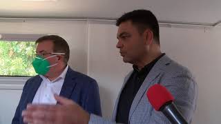 Здравният министър Костадин Ангелов разгледа мобилния медицински автомобил в димитровградските села