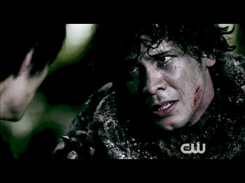 We can't lose Clarke! We can't lose her... THE 100 [3X02] (HD)