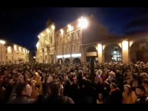 domenica degli amici in piazza