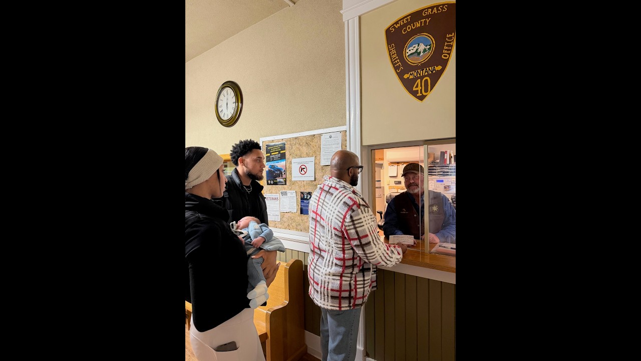 Larry can’t bail Lynette out when he shows up! Free Lynette til it’s backwards!