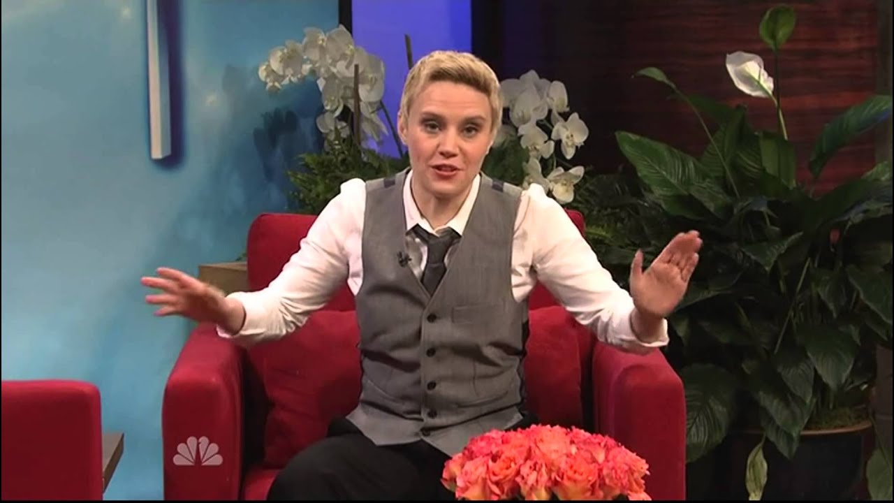 SNL Anne Hathaway in Ellen show