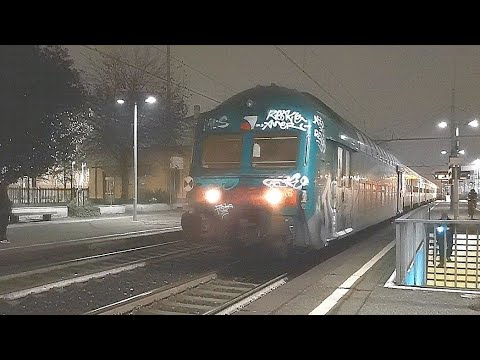 E464 243+6 MDVC+pilota 2 piani 26-39 919 Trenord - Milano Greco - 17/01/2024