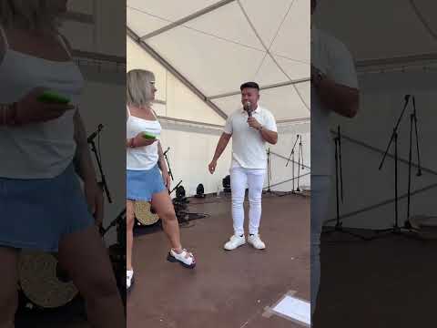 Taková pusa udělá někdy obří radost. 🙂 #raego #music #news #show #koncert #love #fans #fyp