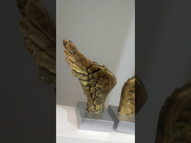 Vídeo relacionado con Figura de ángel de la guarda de 15 cm - Elegante ángel como estatuilla decorativa para interior y exterior - decoración con alas de ángel - estatua resistente a la intemperie y patrón protector