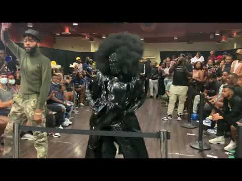 Wally 007 vs Peachz Monalisa Runway @ The Versace Kiki Ball 2021