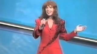 Patty Loveless - I Try To Think About Elvis