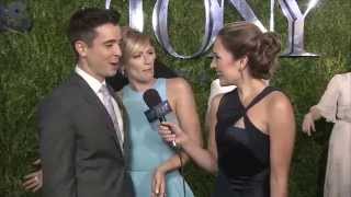 Red Carpet: Beth Behrs & Matt Doyle (2015)