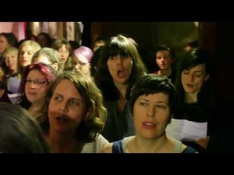 Choir! Choir! Choir! sings Crowded House - Don't Dream It's Over