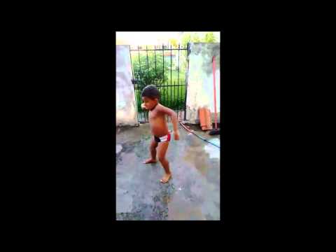 Kauan dançando , Passinho do Romano.