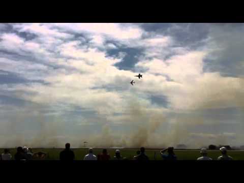 Heritage Flyby CF-18 & F-86 Saber