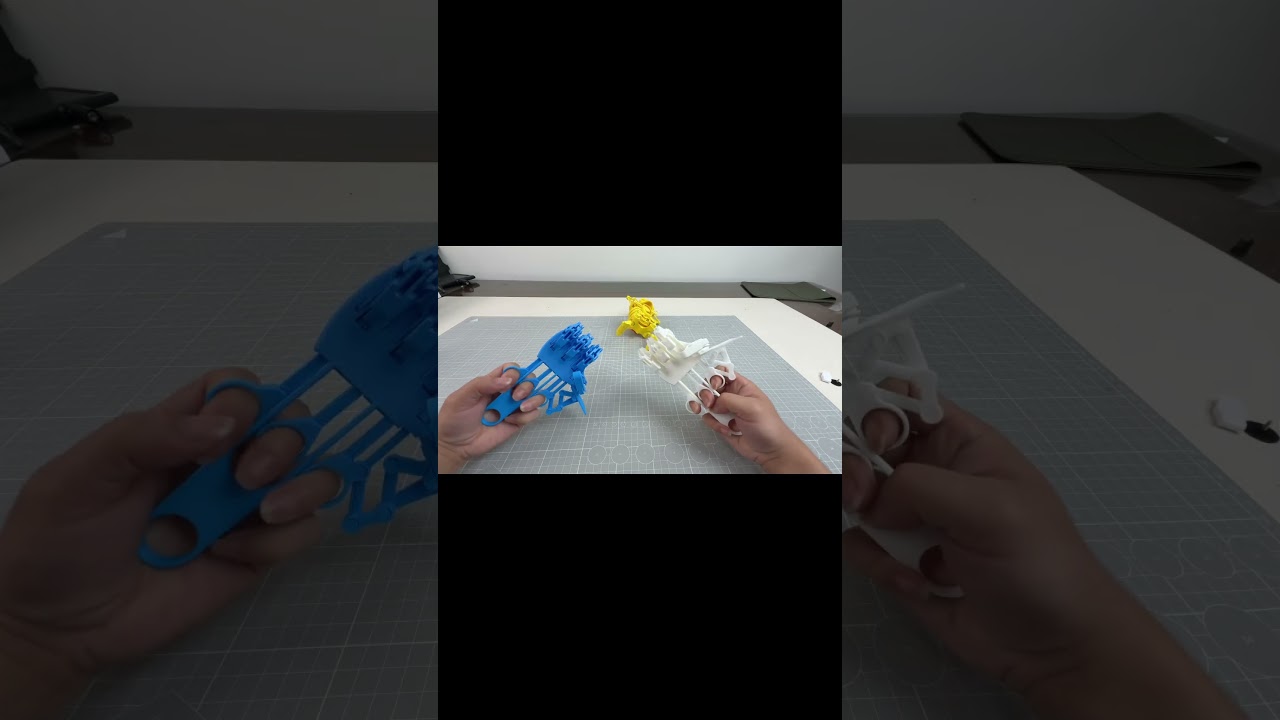 This Robot Hand Copies My Fingers 😳🤖 #Shorts