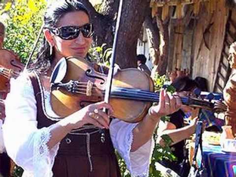 MIRA PEIC ARMENULIC  -  BALALAJKA