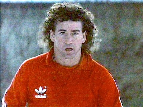 (MOJO Classics) Tooheys 'How'd Do You Feel' Craig Johnston Ad