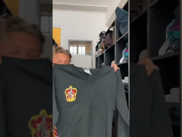 Vídeo relacionado con Funidelia Disfraz Oficial de Hagrid - Harry Potter para hombre, Incluye pantalón, chaqueta con camiseta y cinturón incorporado, cubrepiés - Traje para adultos para Carnaval y Halloween - Talla L-XL