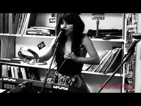 Pollyn "Gave It Up" (Live on KXLU)
