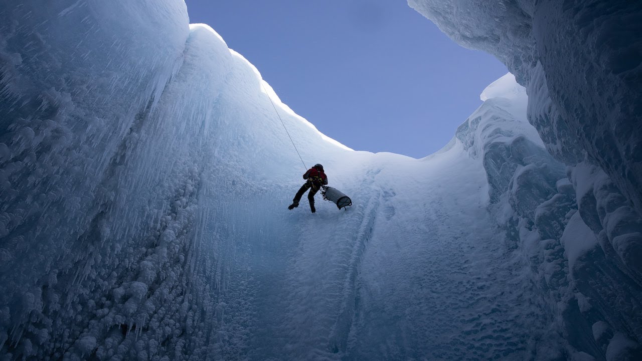 Miniature de la vidéo Into the Ice Trailer | CPH:DOX 2022 du film Cœur de glace - Enquête climatique au Groenland