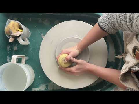 Come fissare un batuffolo di cotone al tornio da vasaio senza perni