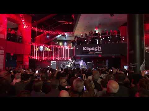 Don Felder plays “Hotel California”