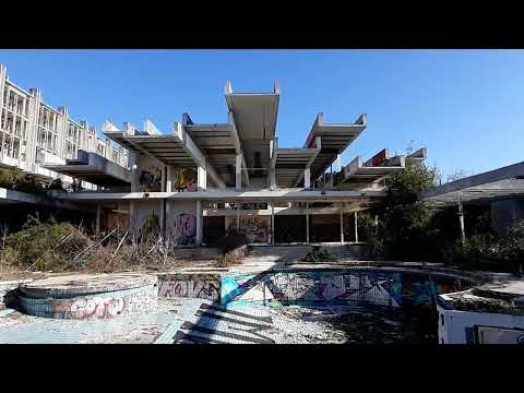 Wow,Verlassener Pool,Poolbar,Schwimmbad im Lostplace,Lost Places Malinska, Krk, Größenwahn?Imposant