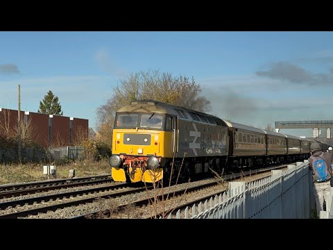 47593 and 47828 clag through Oxford Working the ‘Bath & Bristol Christmas Statesman’ (07/12/22)