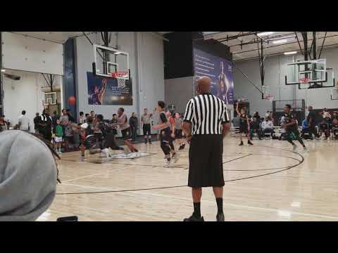 Zion reverse Layup against the Sac (Soldiers)