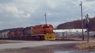 preview picture of video 'Buffalo & Pittsburgh Railroad Northbound Freight Leaving DuBois Yard April 17, 2011'