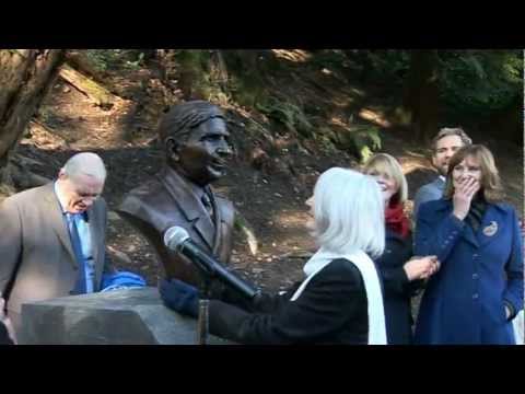 BILL McLAREN STATUE UNVEILED IN HAWICK - 19.2.13