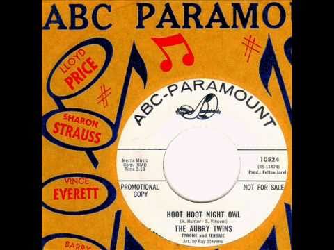 Aubry Twins - HOOT HOOT NIGHT OWL  (Ray Stevens)  (1963)