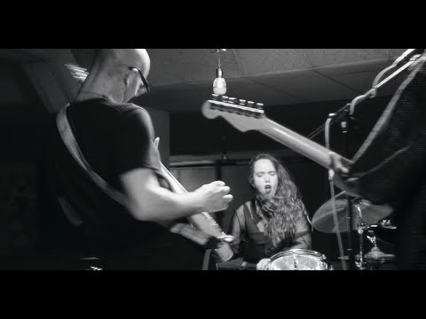 VOODOO BEACH - DIE HAND (Official Video)