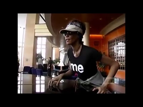 Whitney Houston trying to sing "Send in the Clowns" (2005)