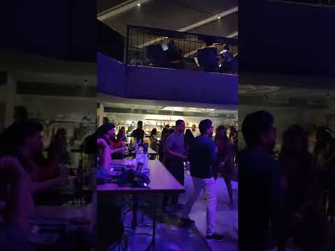 Best pub lounge restaurant in banglore near Mg road CHURCH STREET FlO with dance floor and dj night