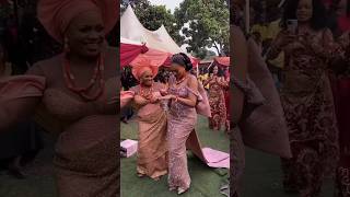 When Your Mother is Your Hype Woman in Your Wedding Day #weddingdress #wedding #fashion #ankara