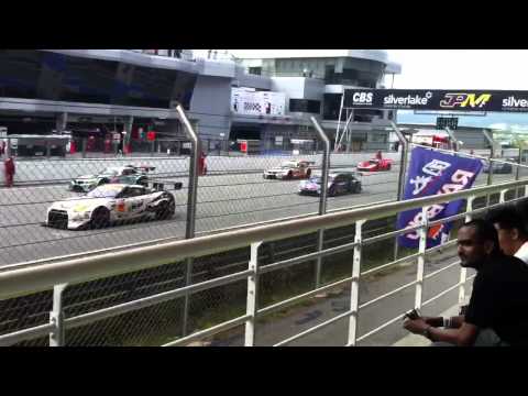 Super GT 2012 round 3 engine start