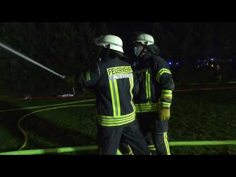 Dachstuhl in Löhne-Mennighüffen steht in Flammen