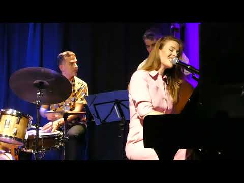 Stephanie O "Love's Made A Fool Of Me" Live Paris 2022