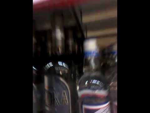 Vídeo: Berlim, Russischer Laden