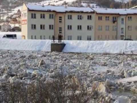 Kysuce: pohli sa ľady a hrozia záplavy