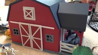 Awesome Wooden Barn & Lots of Animals