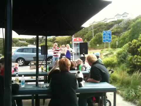 Music at the bridgewater bay cafe Victoria