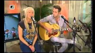 Ellie Goulding - Starry Eyed - live at MTV Home(360p_H.264-AAC).mp4